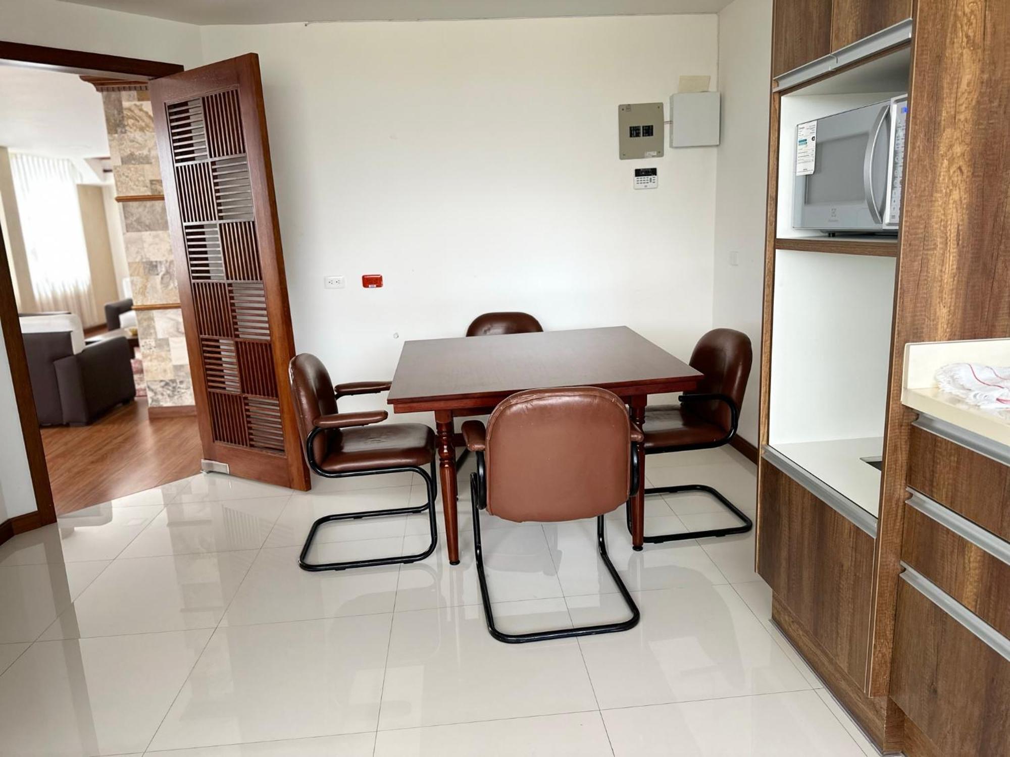 Instant Hotel - Departamento En Ambato Zewnętrze zdjęcie