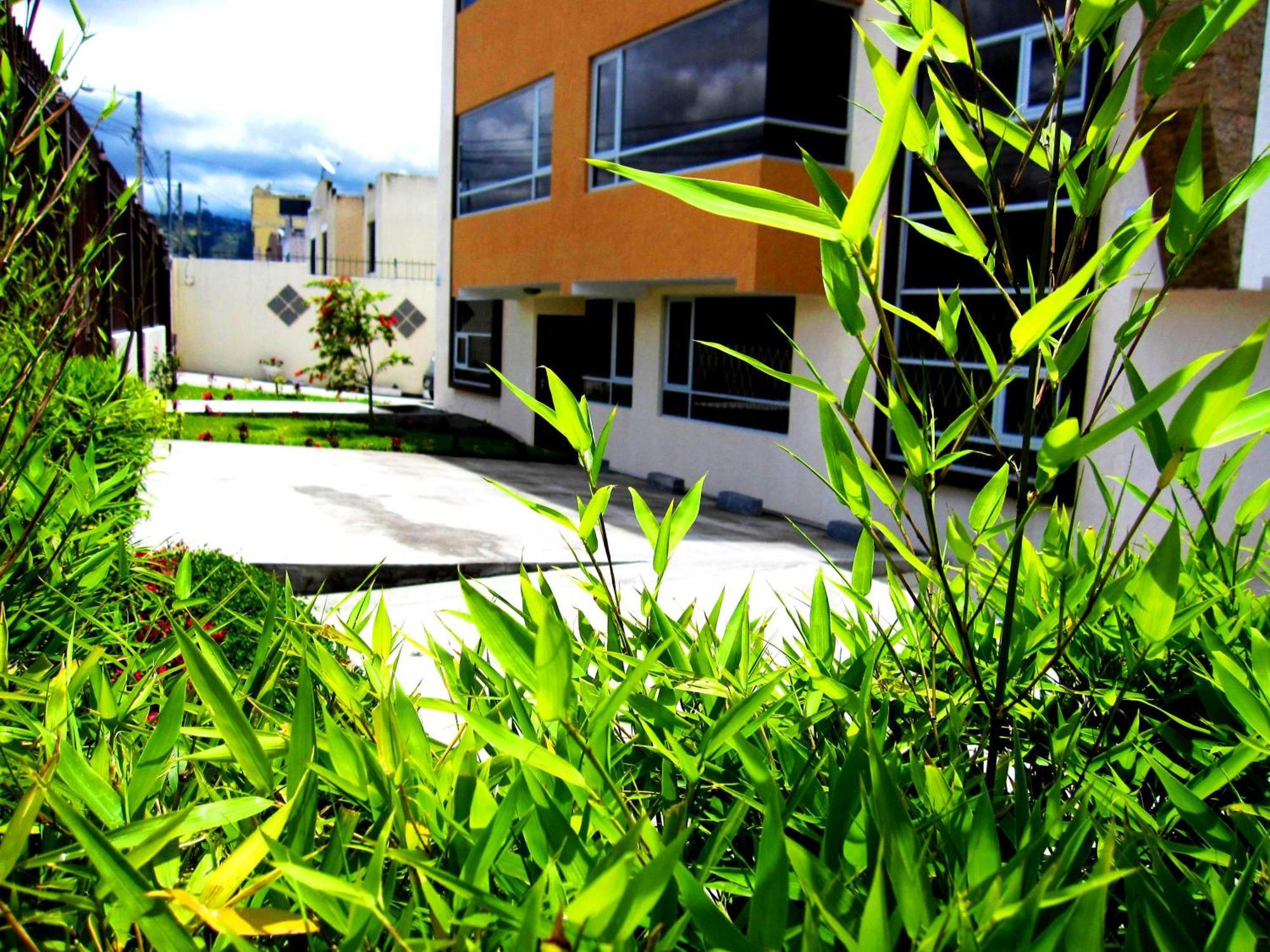 Instant Hotel - Departamento En Ambato Zewnętrze zdjęcie